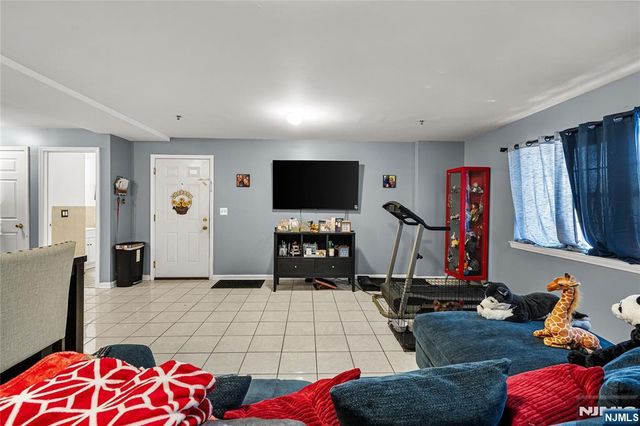 25-27 Norfolk Street, Newark, NJ 07103