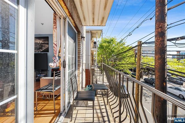 25-27 Norfolk Street, Newark, NJ 07103