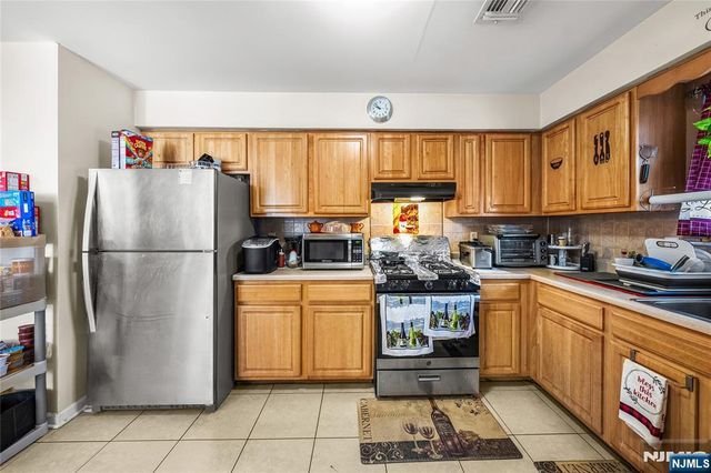 25-27 Norfolk Street, Newark, NJ 07103