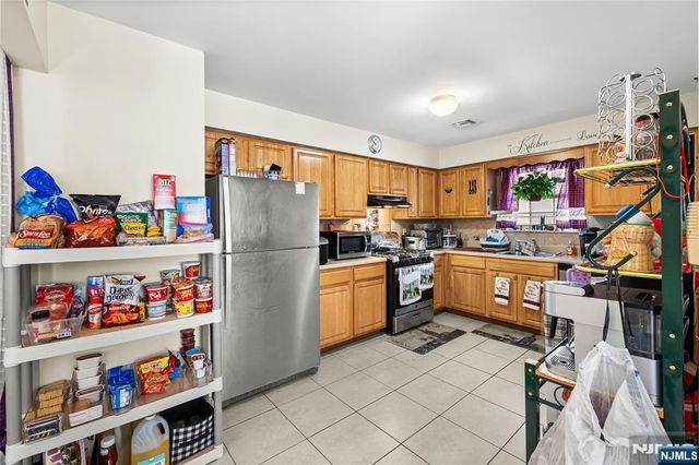 25-27 Norfolk Street, Newark, NJ 07103