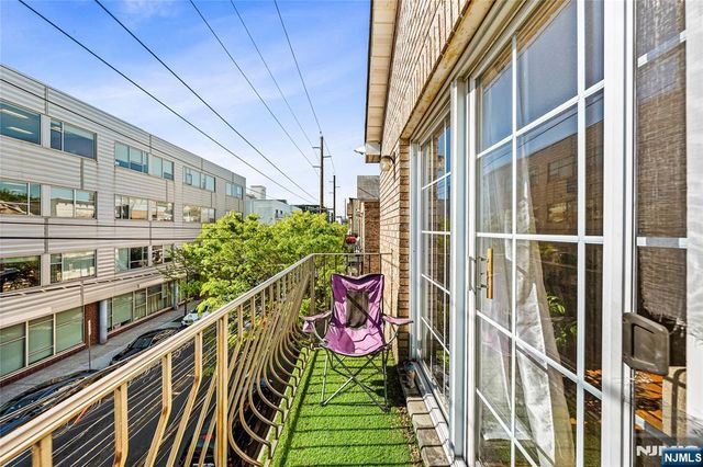 25-27 Norfolk Street, Newark, NJ 07103