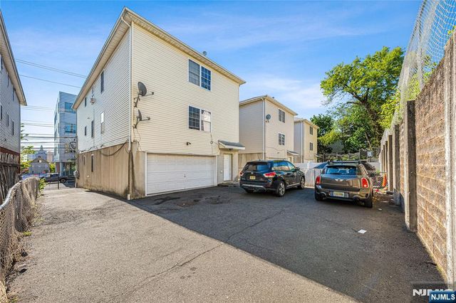 25-27 Norfolk Street, Newark, NJ 07103