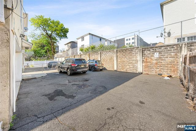 25-27 Norfolk Street, Newark, NJ 07103