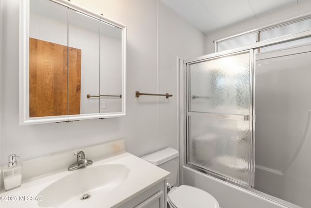 145 W Pinon Drive, Green Valley, AZ 85614