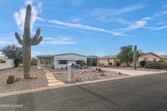 145 W Pinon Drive, Green Valley, AZ 85614