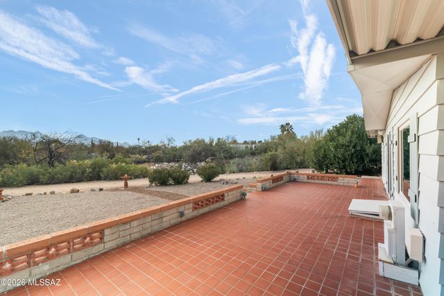 145 W Pinon Drive, Green Valley, AZ 85614