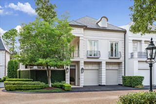 20 Eaton Square, Houston, TX 77027