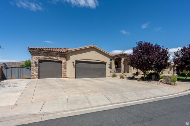 2270 S COYOTE LOOP, Washington, UT 84780
