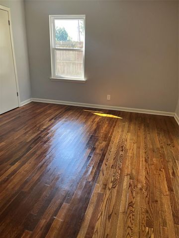 104 N Peach Street, Tomball, TX 77375