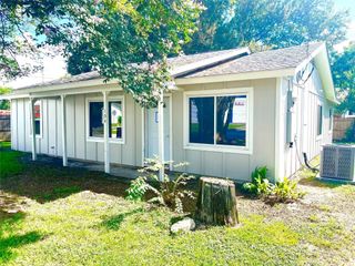 104 N Peach Street, Tomball, TX 77375