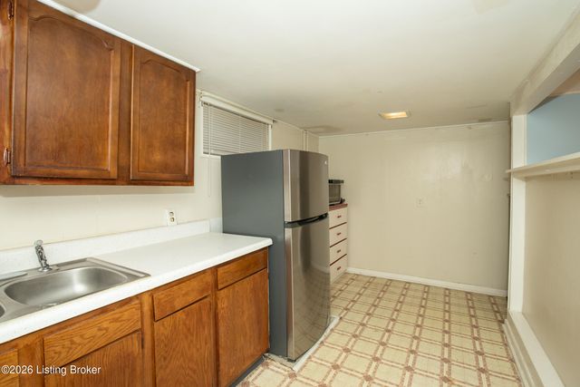 4830 Southern Pkwy, Louisville, KY 40214