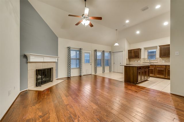 1208 Villa Paloma Boulevard, Little Elm, TX 75068