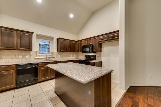 1208 Villa Paloma Boulevard, Little Elm, TX 75068