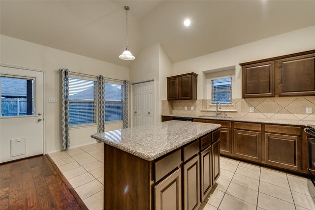1208 Villa Paloma Boulevard, Little Elm, TX 75068