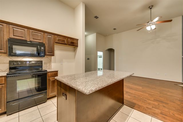 1208 Villa Paloma Boulevard, Little Elm, TX 75068