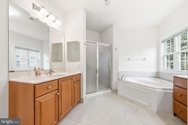 204 BOBWHITE RD, New Hope, PA 18938