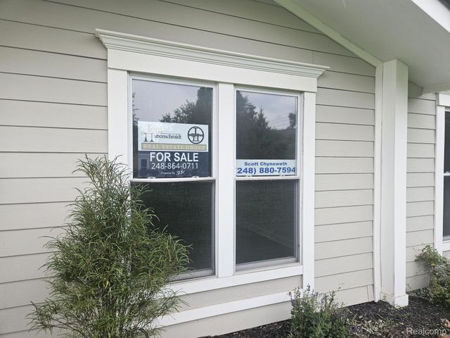 39838 Village Wood Circle, Novi, MI 48375
