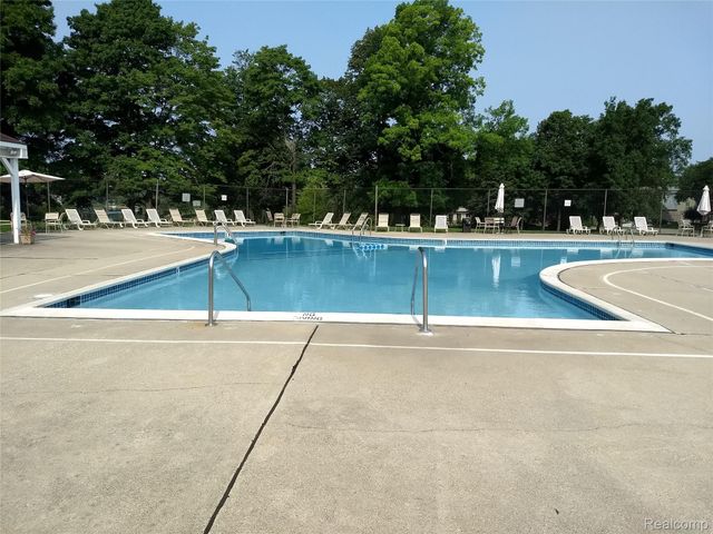 39838 Village Wood Circle, Novi, MI 48375