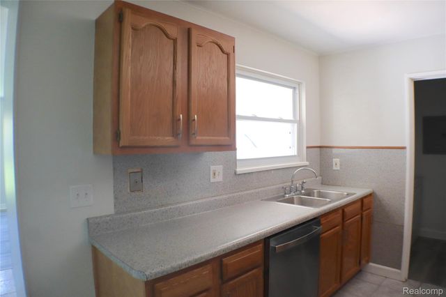 39838 Village Wood Circle, Novi, MI 48375