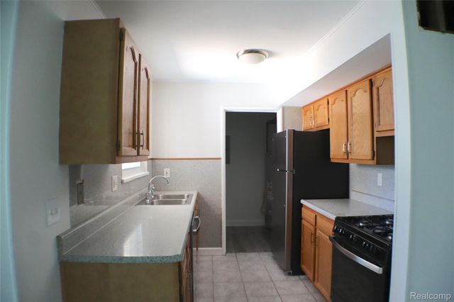 39838 Village Wood Circle, Novi, MI 48375