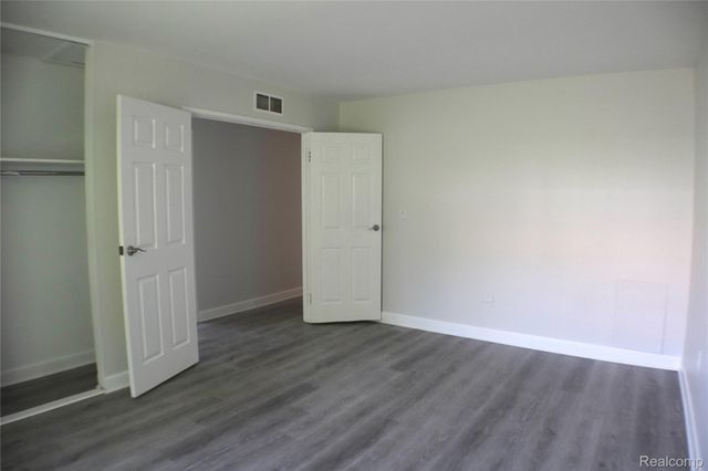 39838 Village Wood Circle, Novi, MI 48375
