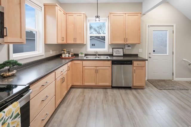 1101 Broadway Avenue S, Sauk Rapids, MN 56379