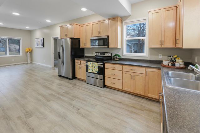 1101 Broadway Avenue S, Sauk Rapids, MN 56379