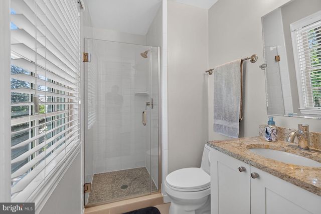 6720 NEWBOLD DR, Bethesda, MD 20817