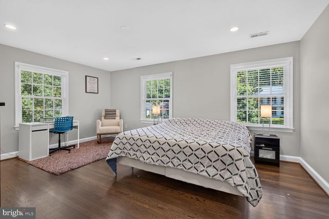 6720 NEWBOLD DR, Bethesda, MD 20817