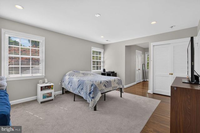 6720 NEWBOLD DR, Bethesda, MD 20817