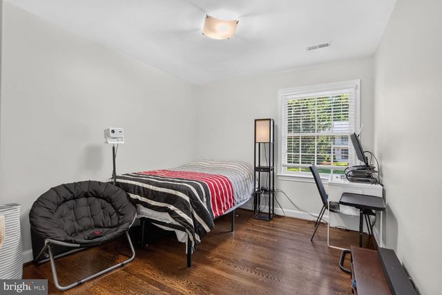 6720 NEWBOLD DR, Bethesda, MD 20817