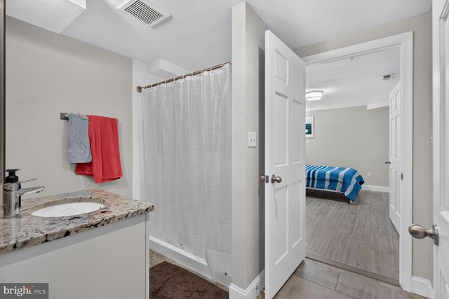 6720 NEWBOLD DR, Bethesda, MD 20817