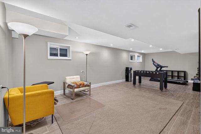 6720 NEWBOLD DR, Bethesda, MD 20817