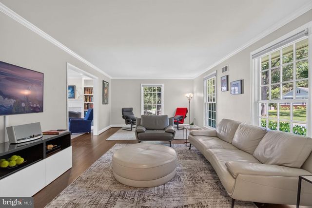 6720 NEWBOLD DR, Bethesda, MD 20817