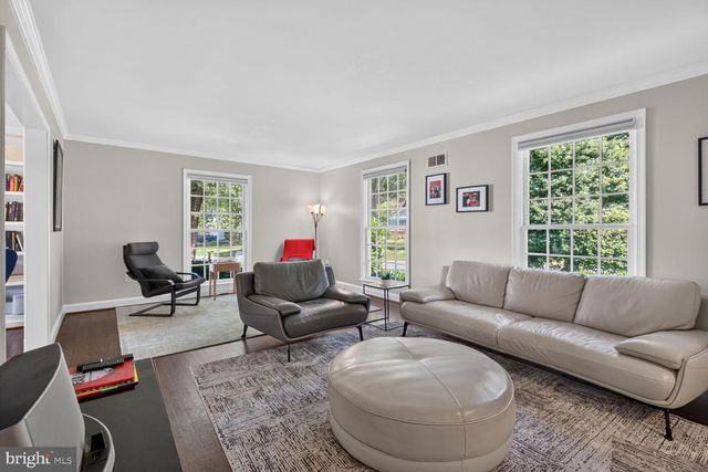 6720 NEWBOLD DR, Bethesda, MD 20817