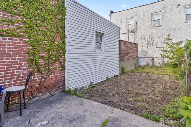 156 Washington Street, Trenton, NJ 08611