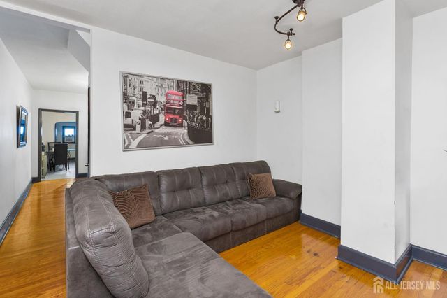 156 Washington Street, Trenton, NJ 08611