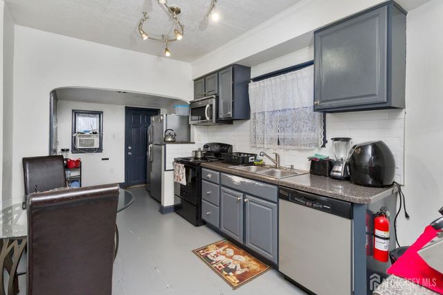 156 Washington Street, Trenton, NJ 08611