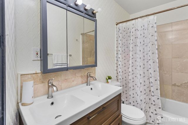 156 Washington Street, Trenton, NJ 08611