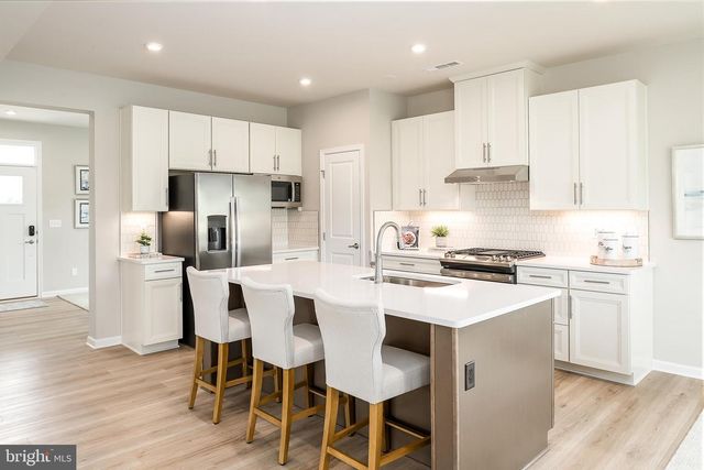 1010 WALLACE WAY, Ranson, WV 25438