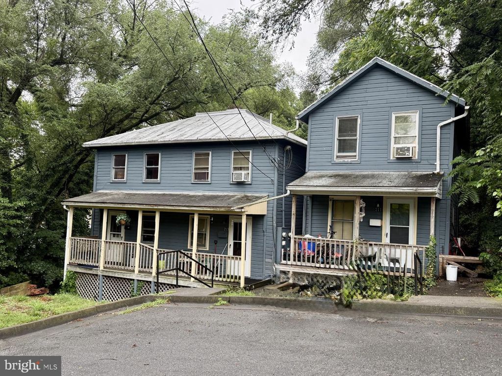 211, 213-215 E CLIFFORD ST, Winchester, VA 22601