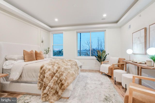 2621 E HUNTINGDON ST, Philadelphia, PA 19125