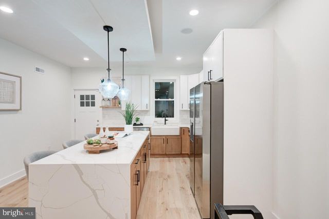 2621 E HUNTINGDON ST, Philadelphia, PA 19125