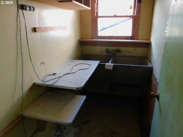 537 W 14TH Ave, Eugene, OR 97401