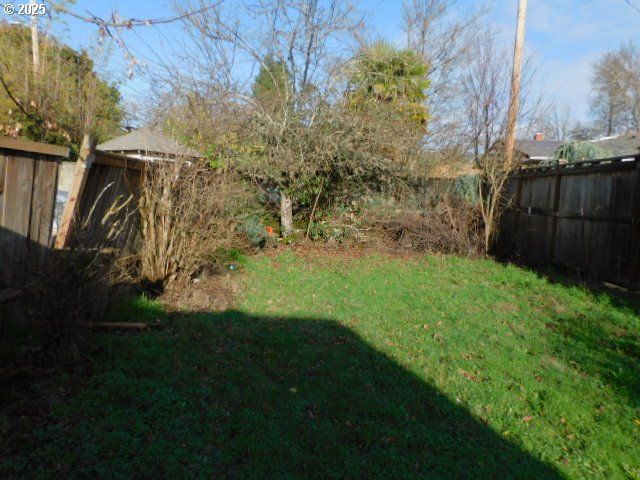 537 W 14TH Ave, Eugene, OR 97401