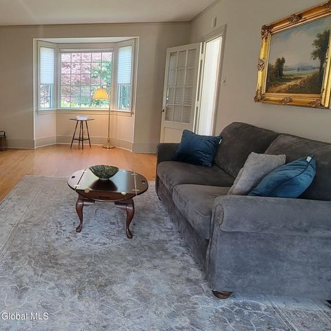 41 Berkshire Drive, East Greenbush, NY 12061