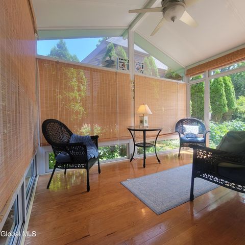 41 Berkshire Drive, East Greenbush, NY 12061