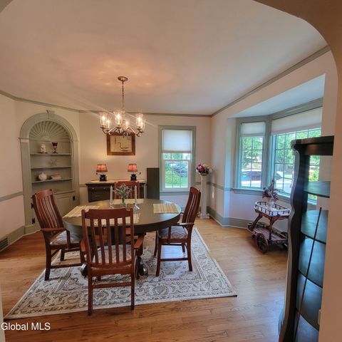41 Berkshire Drive, East Greenbush, NY 12061