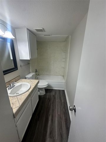 2268 Colony Court, Dallas, TX 75235