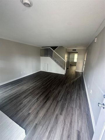 2268 Colony Court, Dallas, TX 75235